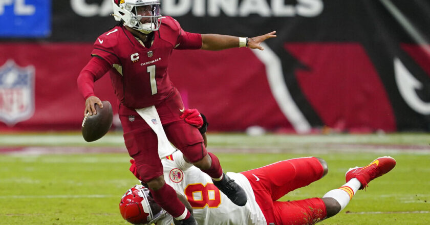 Murray unable to spark Cardinals offense in loss to Chiefs